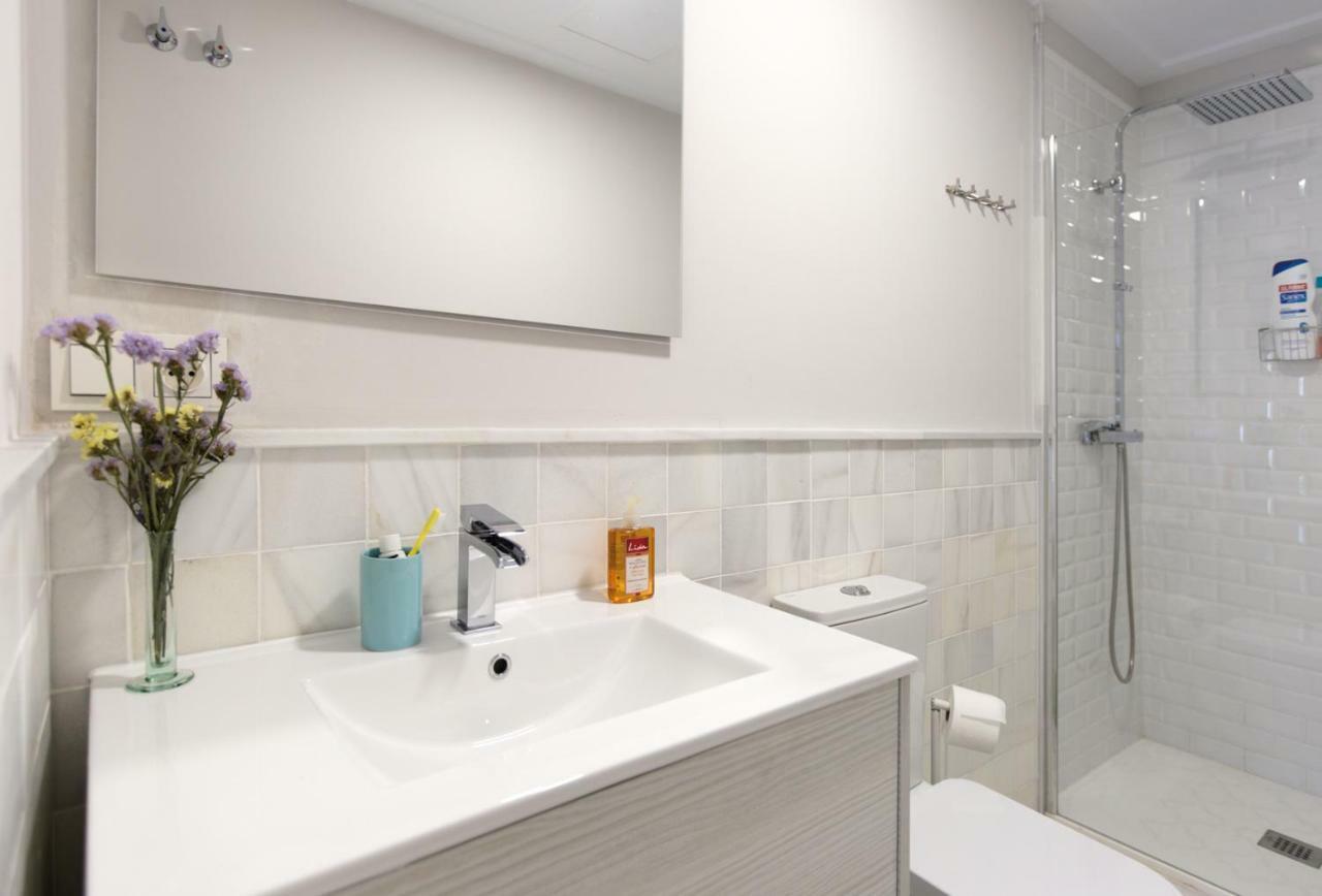 Apartamento De Diseno Con Jacuzzi Privado Granada Esterno foto
