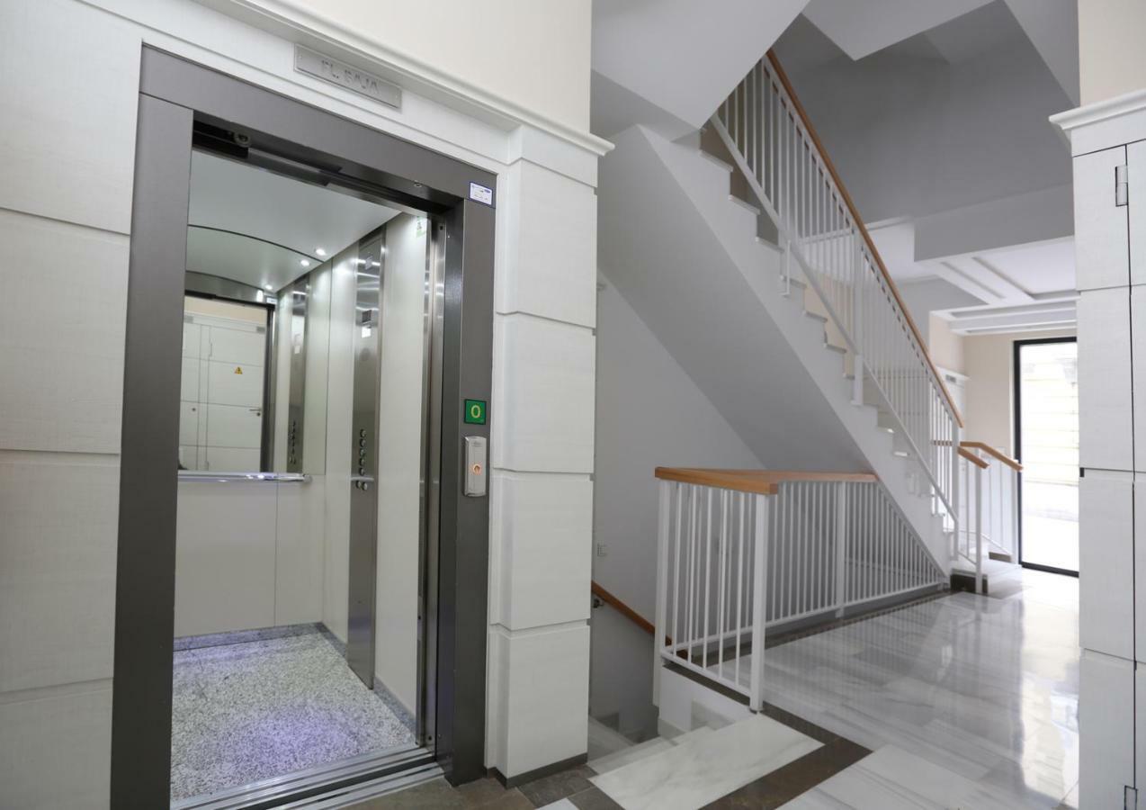 Apartamento De Diseno Con Jacuzzi Privado Granada Esterno foto